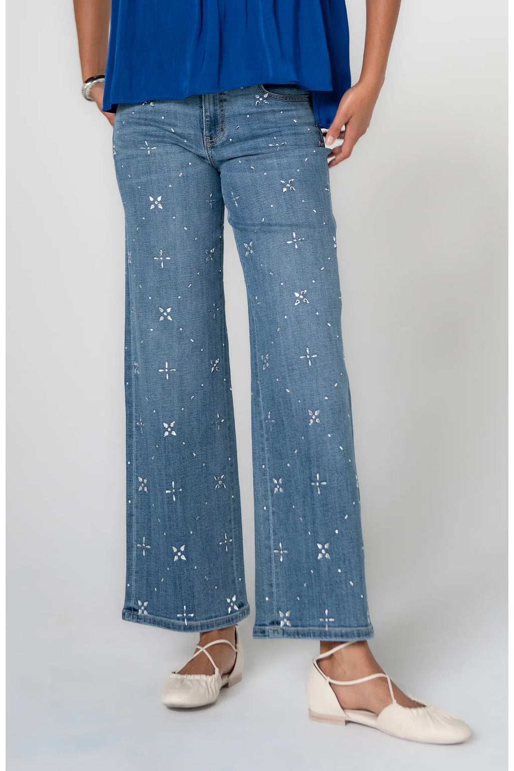 30" Embellished Mid-Rise Stride Wide Leg Jeans