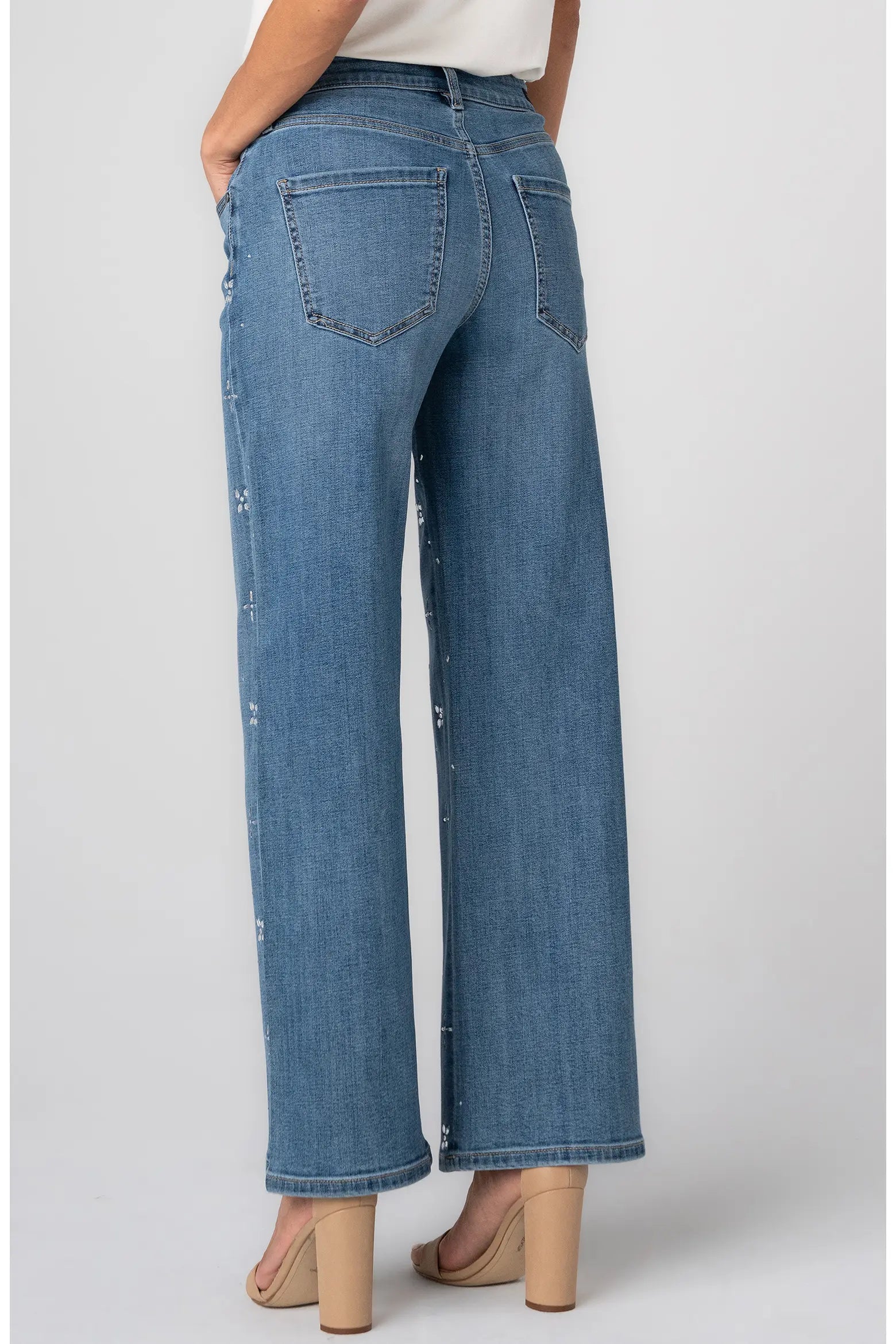 30" Embellished Mid-Rise Stride Wide Leg Jeans
